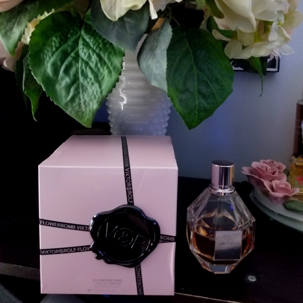 Victor & Rolf Flowerbomb 3.4oz